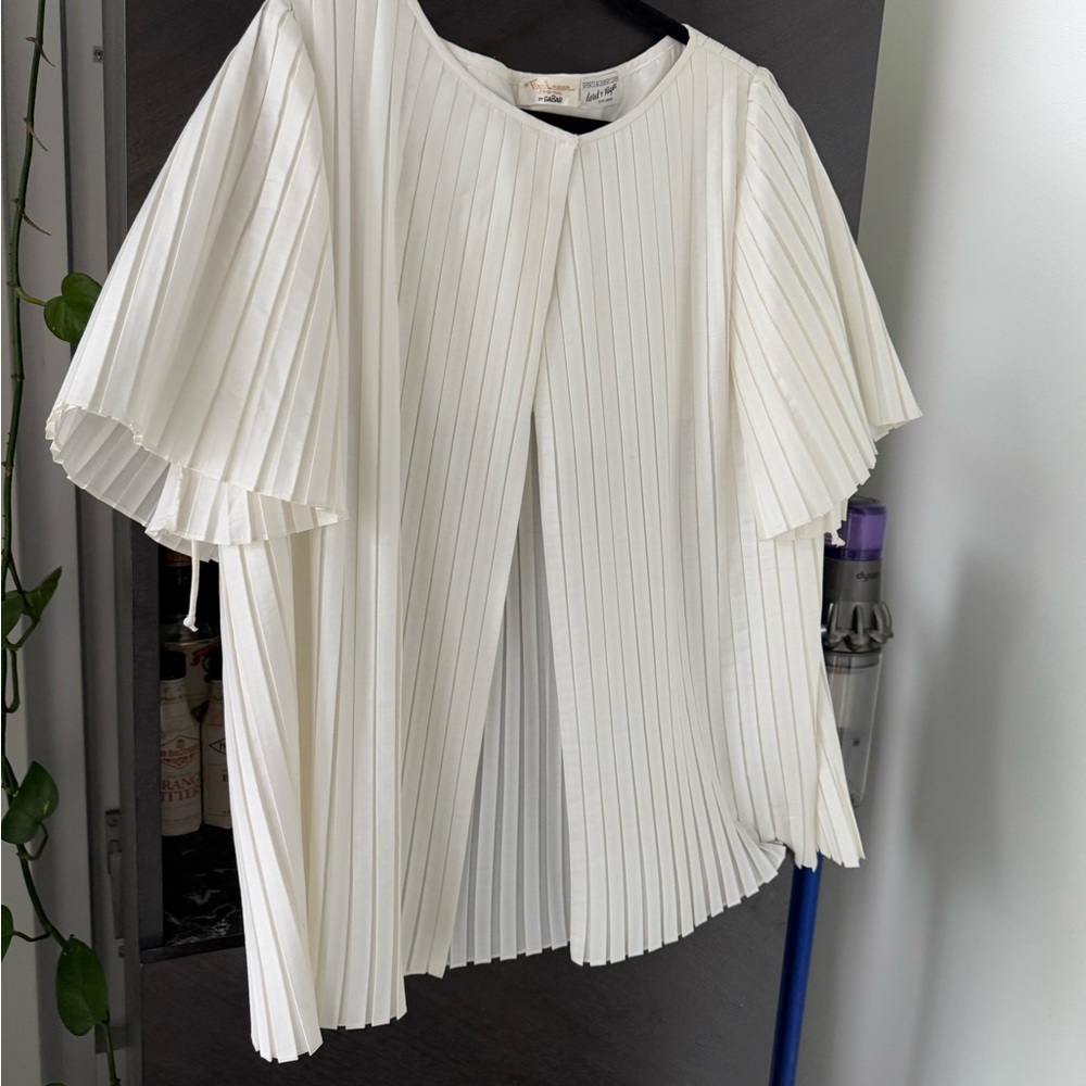 Vintage White Pleated Duster
